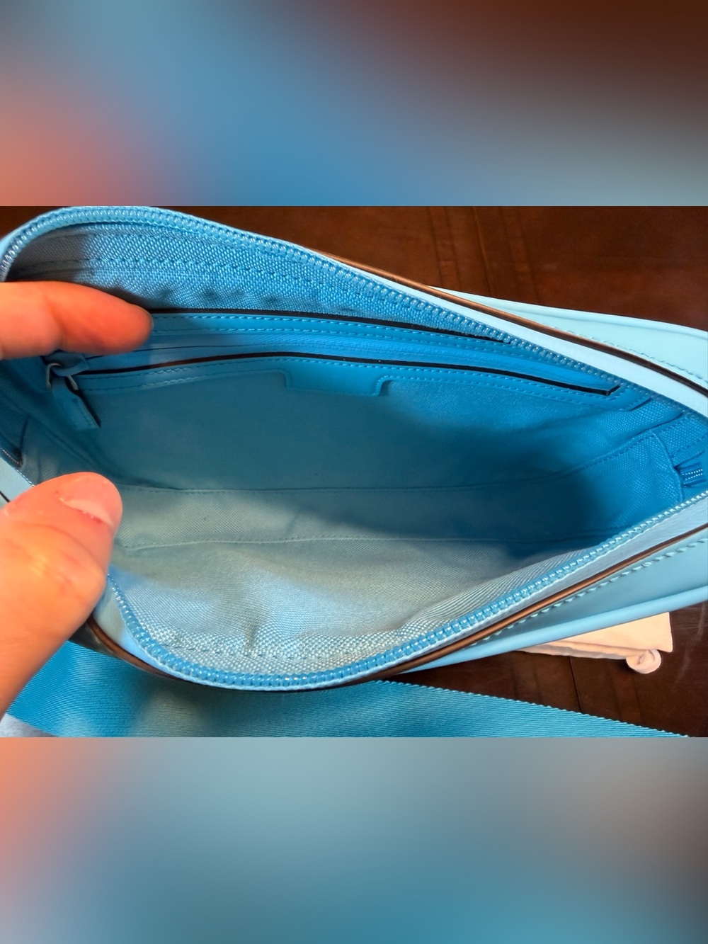 New Authentic Gucci GG Supreme Logo Blue Leather Shoulder Bag - Picture 13 of 16